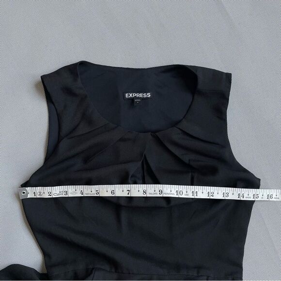 Express Black Keyhole Mini Fit And Flare Little Black Dress Women’s Size 0 - Picture 6 of 9